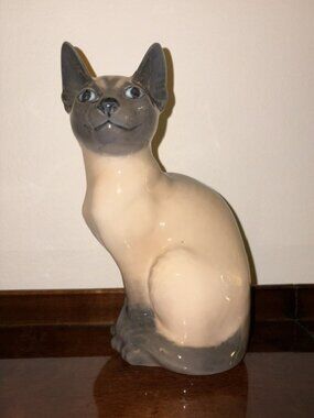 Royal Copenhagen Porcelain Hand-Painted Seated Siamese Cat Figurine #3281